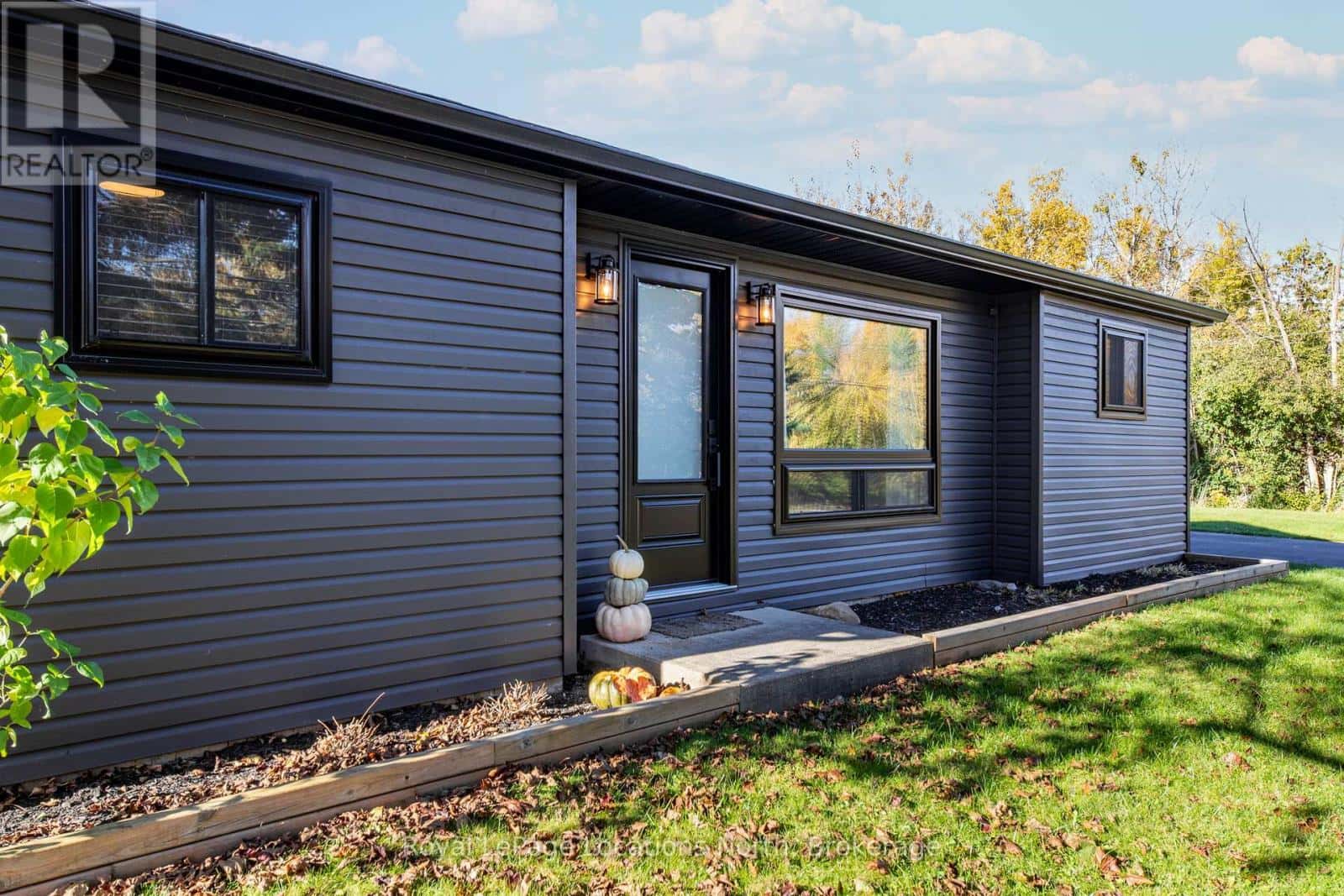 19 DELL PARR AVENUE — Collingwood, Ontario - Photo 4 of 42