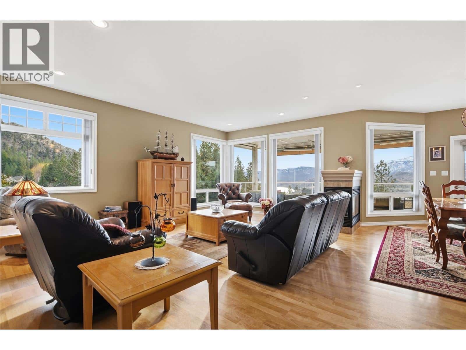 163 Christie Mtn Lane — Okanagan Falls, British Columbia - Photo 3 of 34