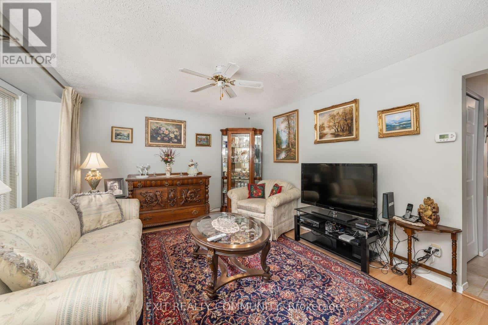 651 ROGER STREET — Sarnia, Ontario - Photo 3 of 25