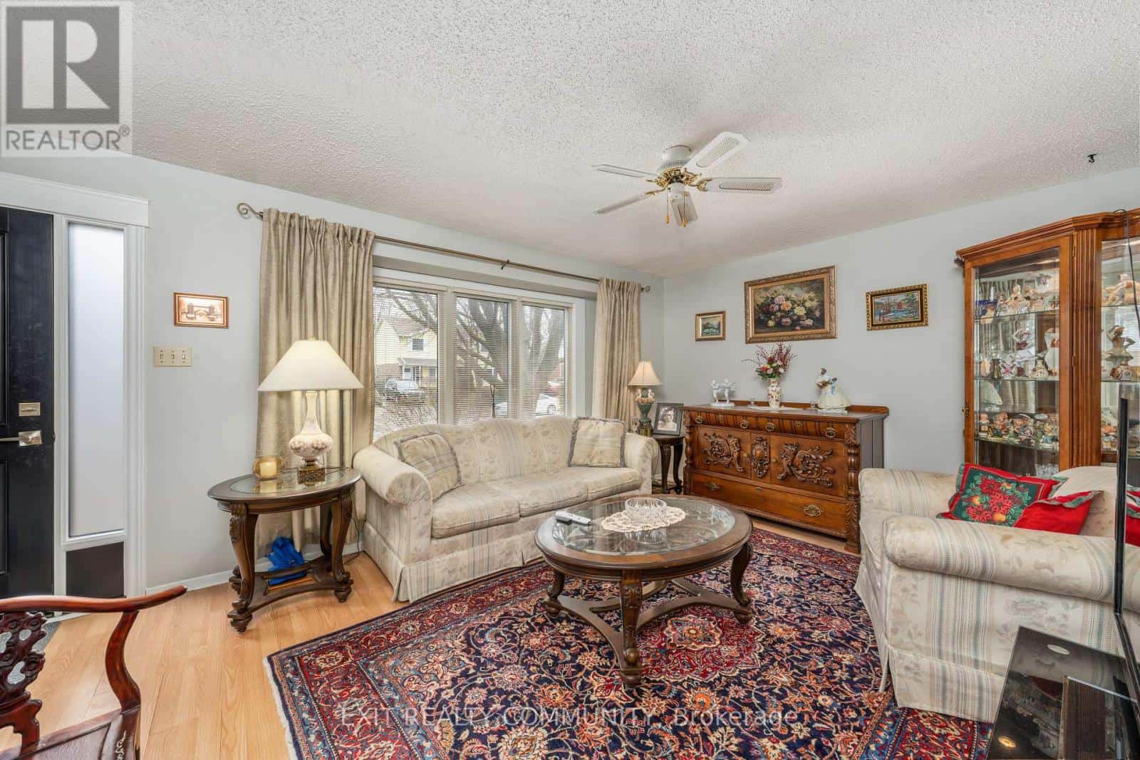 651 ROGER STREET — Sarnia, Ontario - Photo 5 of 25