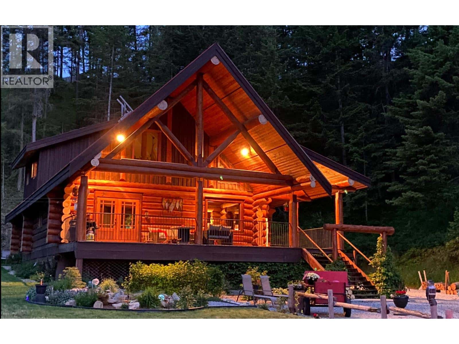 1474 Yankee Flats Road — Salmon Arm, British Columbia - Photo 2 of 36