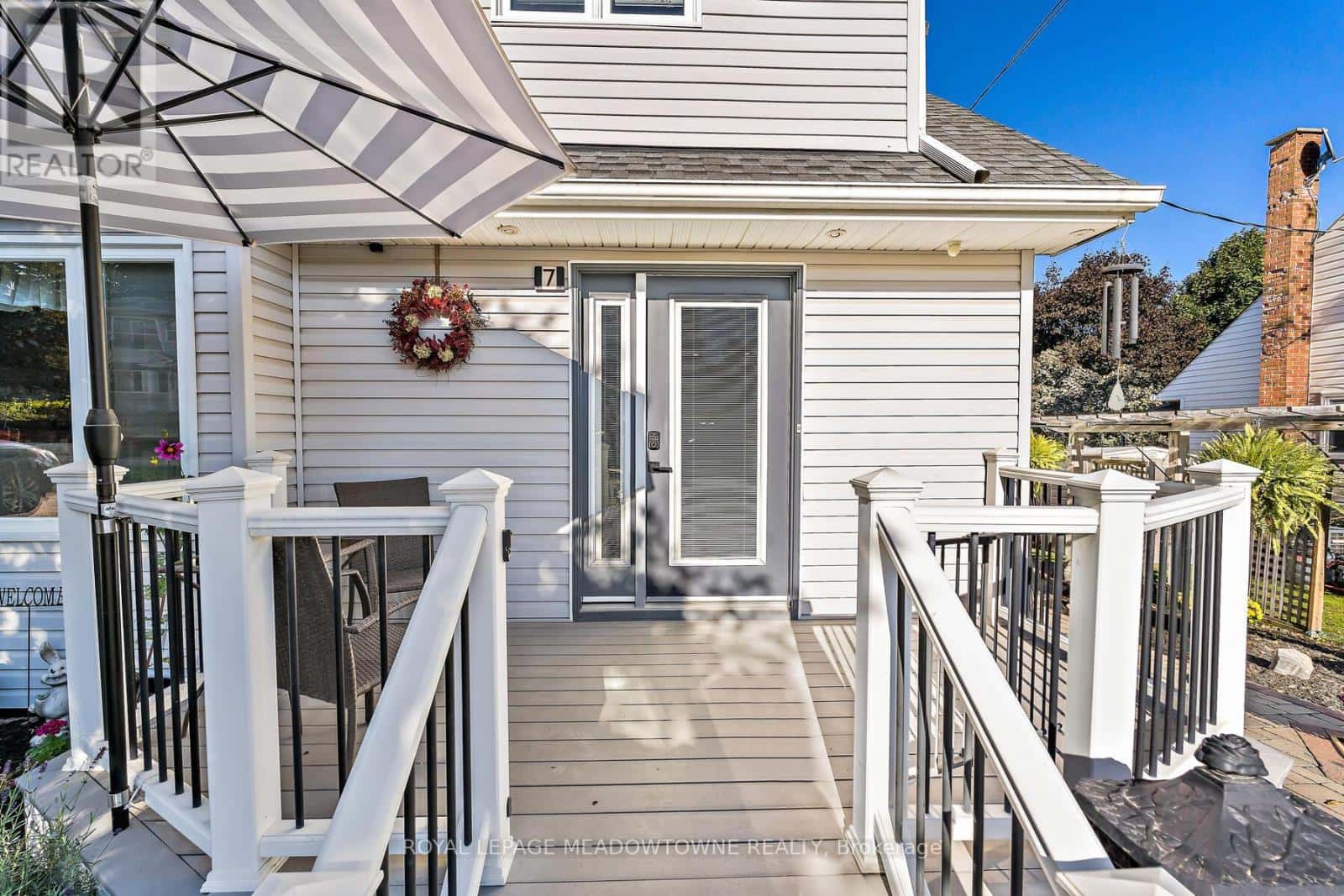 7 TEMPLE ROAD — Halton Hills (Georgetown), Ontario - Photo 3 of 41