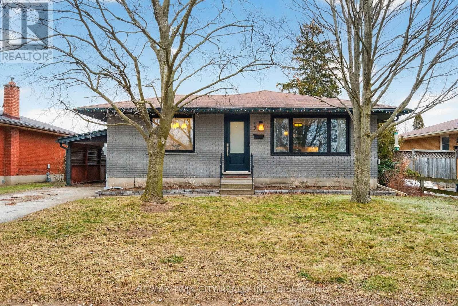 43 BLUERIDGE CRESCENT — Brantford, Ontario - Main photo