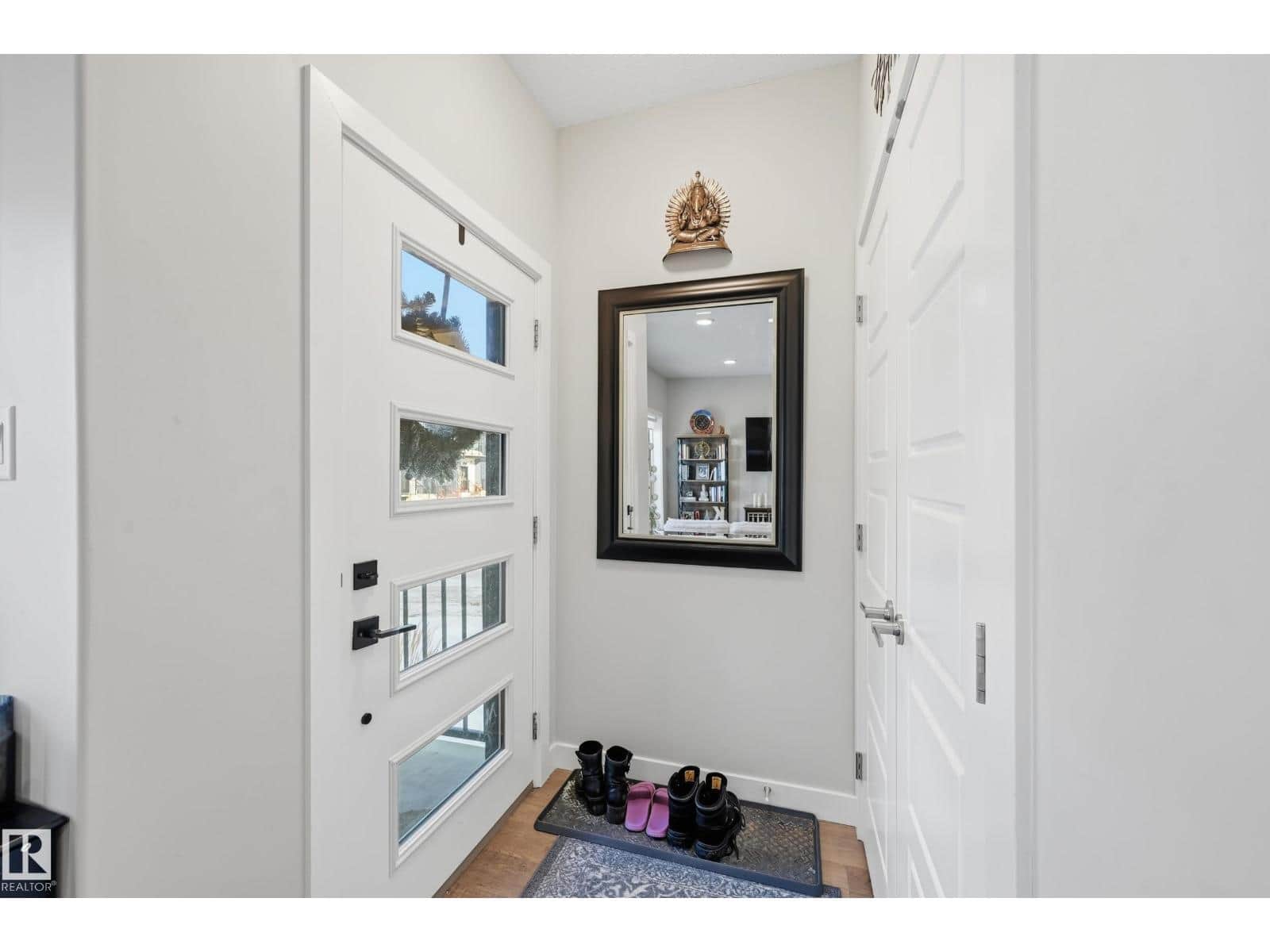 7803 Yorke RD NW - Photo 3 of 34, Edmonton, Alberta