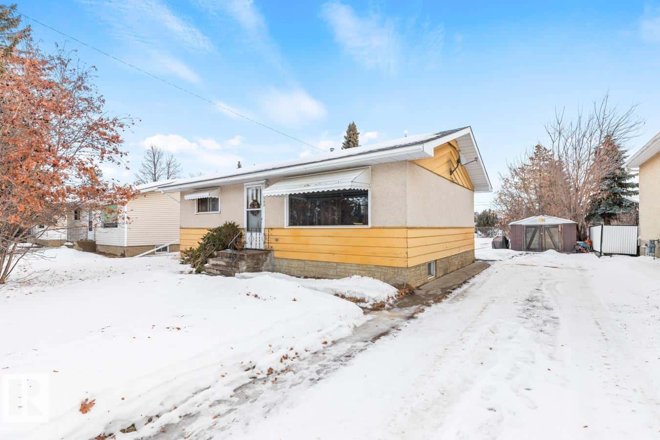 5713 55 ST — Vegreville, Alberta - Photo 3 of 21