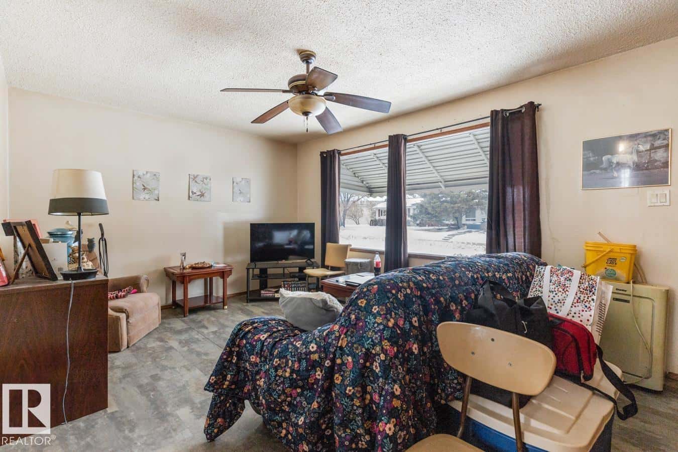 5713 55 ST — Vegreville, Alberta - Photo 4 of 21