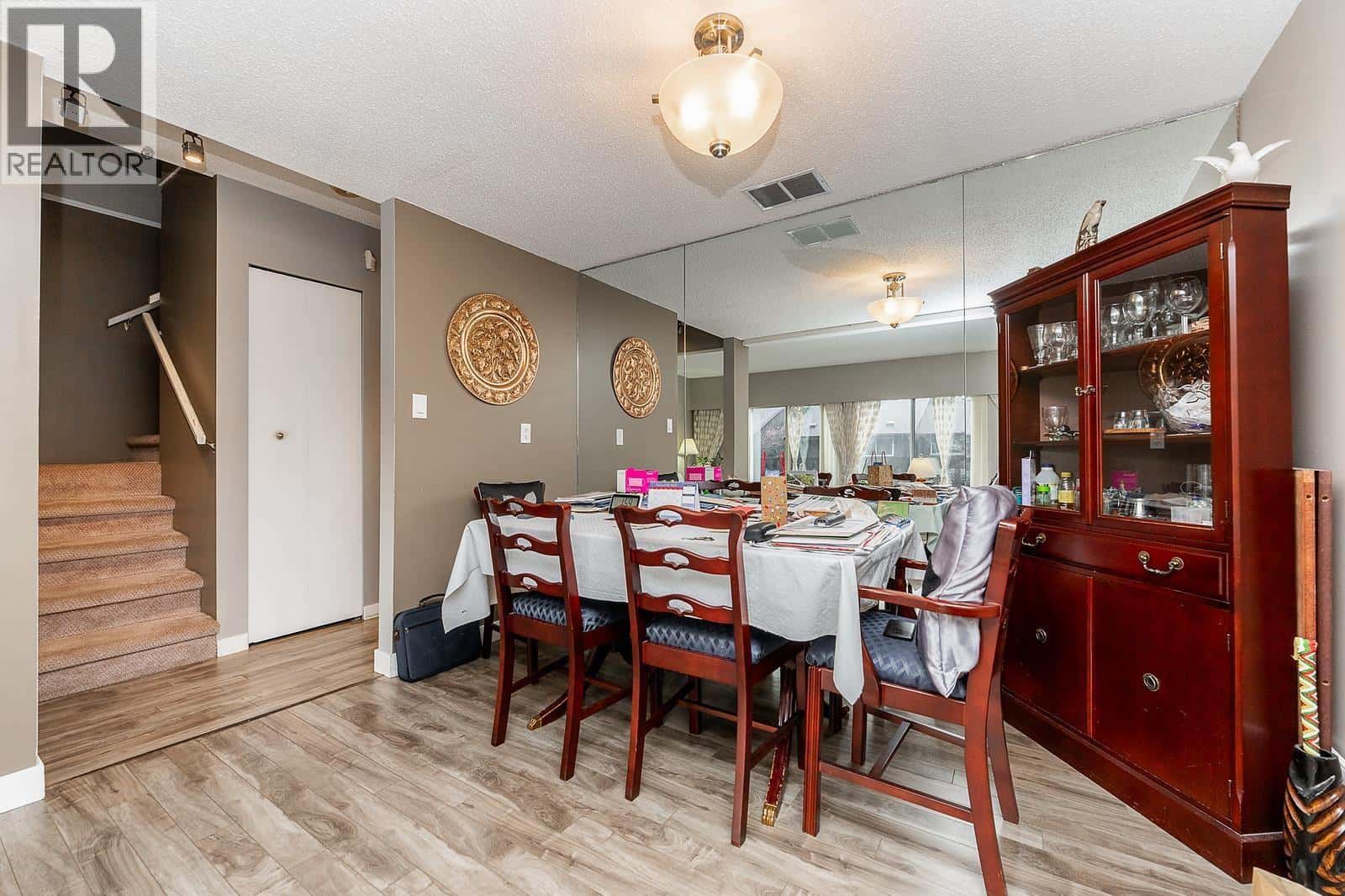 1976 PURCELL WAY — North Vancouver, British Columbia - Photo 4 of 35