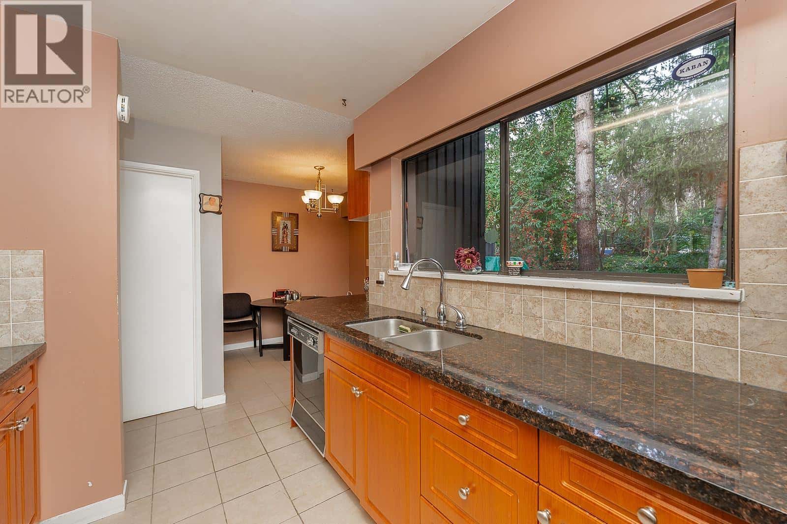 1976 PURCELL WAY — North Vancouver, British Columbia - Photo 5 of 35