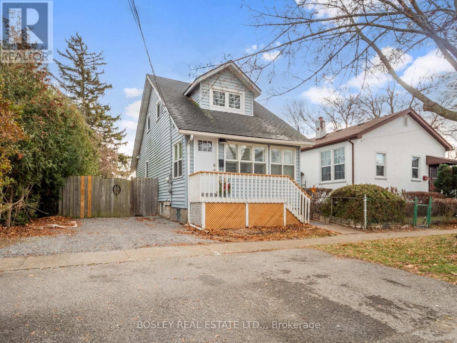 18 MICHIGAN AVENUE — St. Catharines (Port Dalhousie), Ontario - Main photo