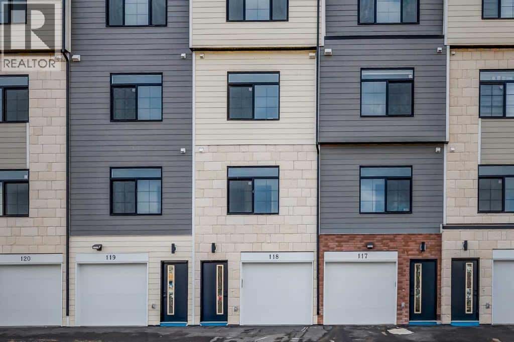 118, 156 Park Street — Cochrane, Alberta - Photo 2 of 24