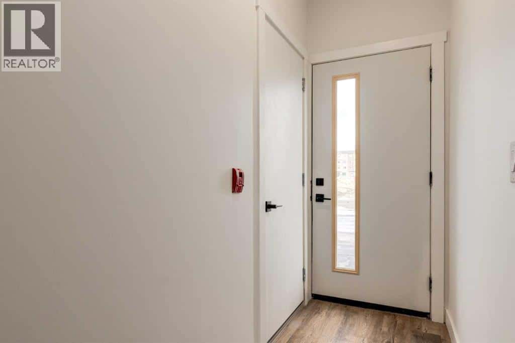 118, 156 Park Street — Cochrane, Alberta - Photo 3 of 24