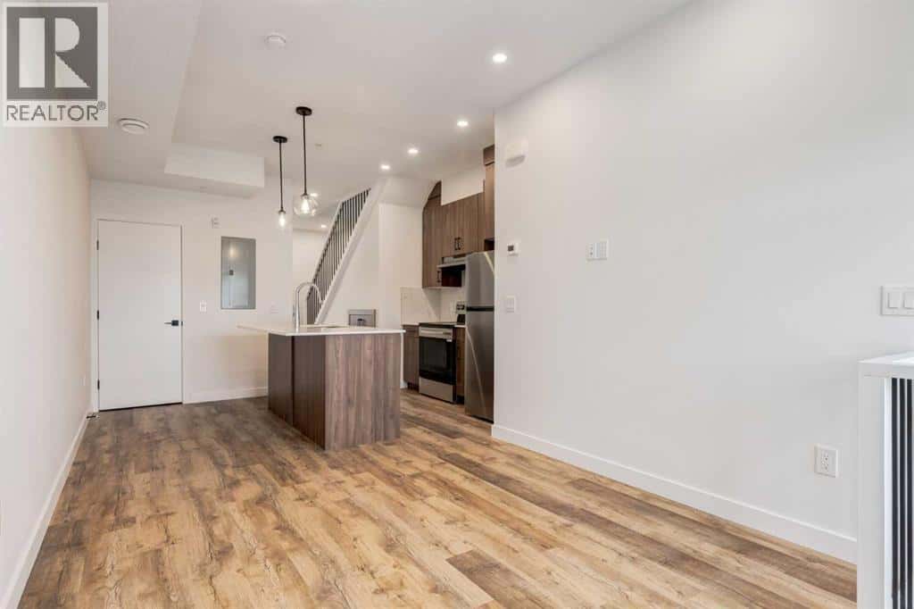 118, 156 Park Street — Cochrane, Alberta - Photo 5 of 24