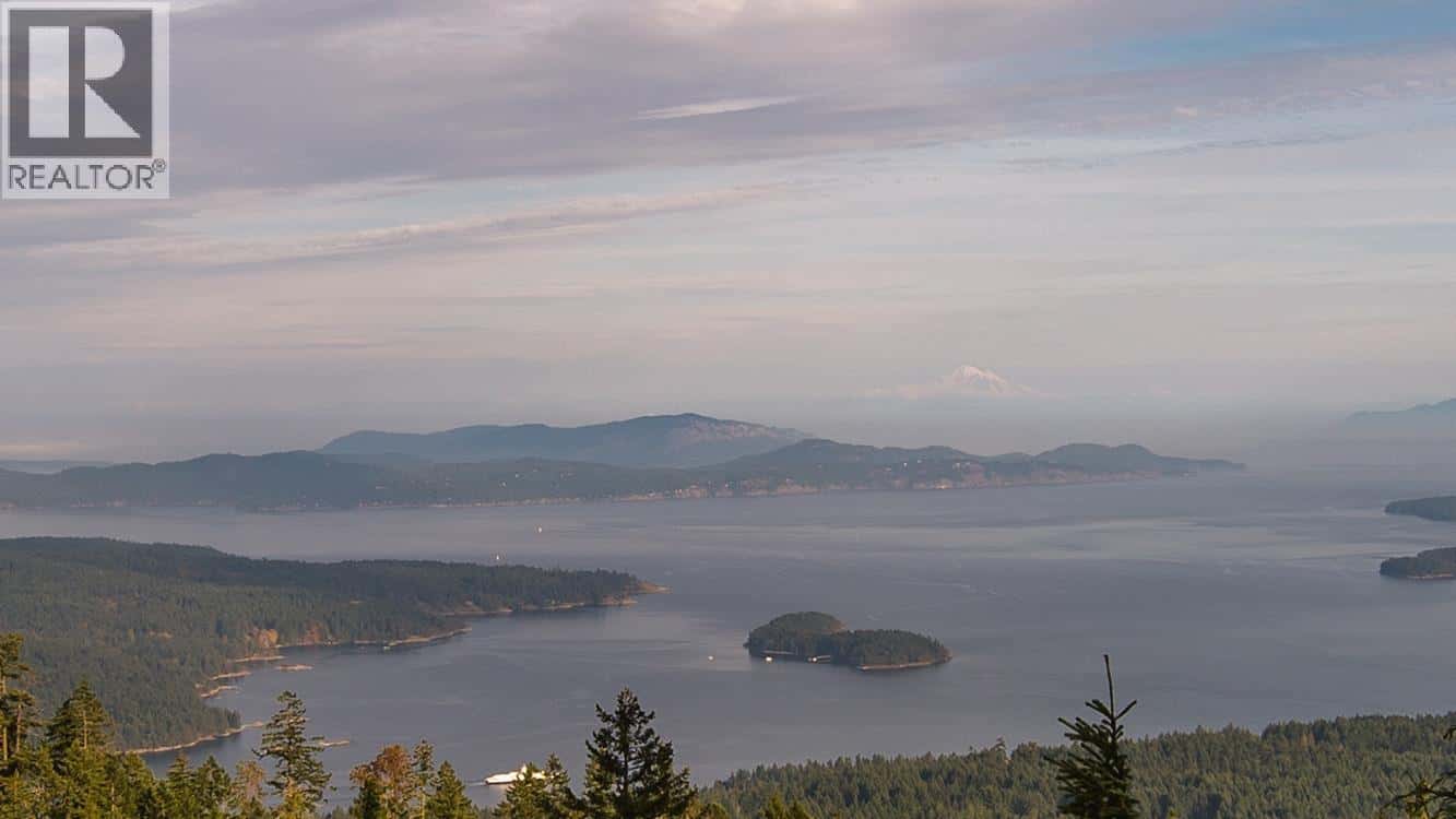 150 SKYWATER LANE — Salt Spring Island, British Columbia - Photo 2 of 15