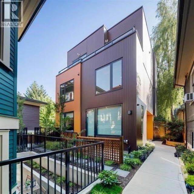 2 1152 COMOX STREET — Vancouver, British Columbia - Main photo