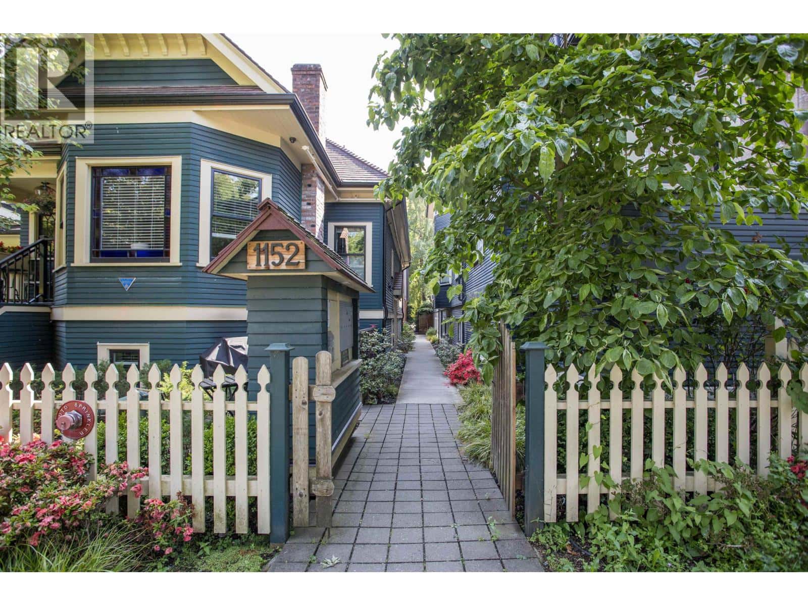 2 1152 COMOX STREET — Vancouver, British Columbia - Photo 3 of 38