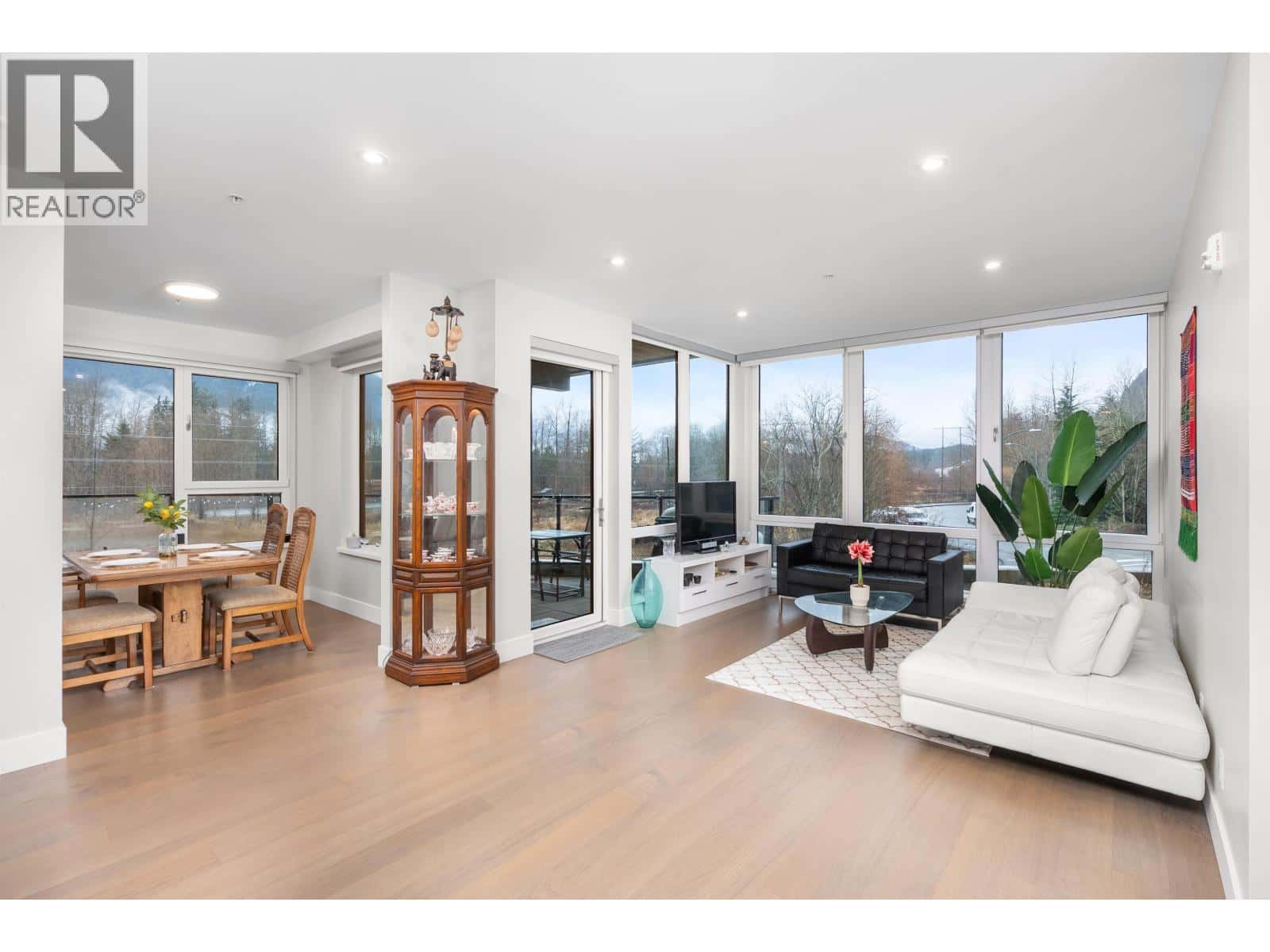 220 1870 DOWAD DRIVE — Squamish, British Columbia - Photo 5 of 25