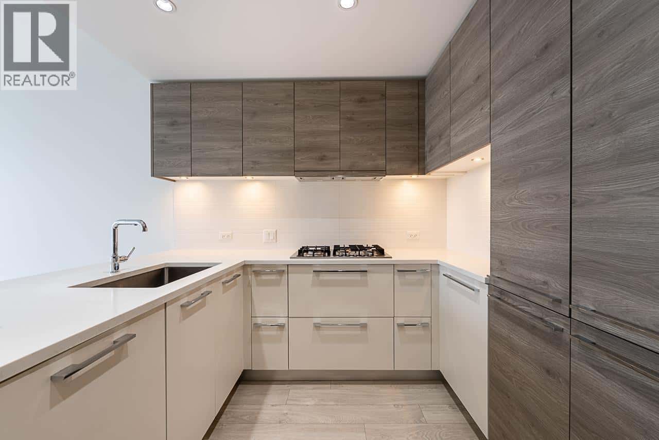 2506 7388 KINGSWAY — Burnaby, British Columbia - Photo 5 of 40