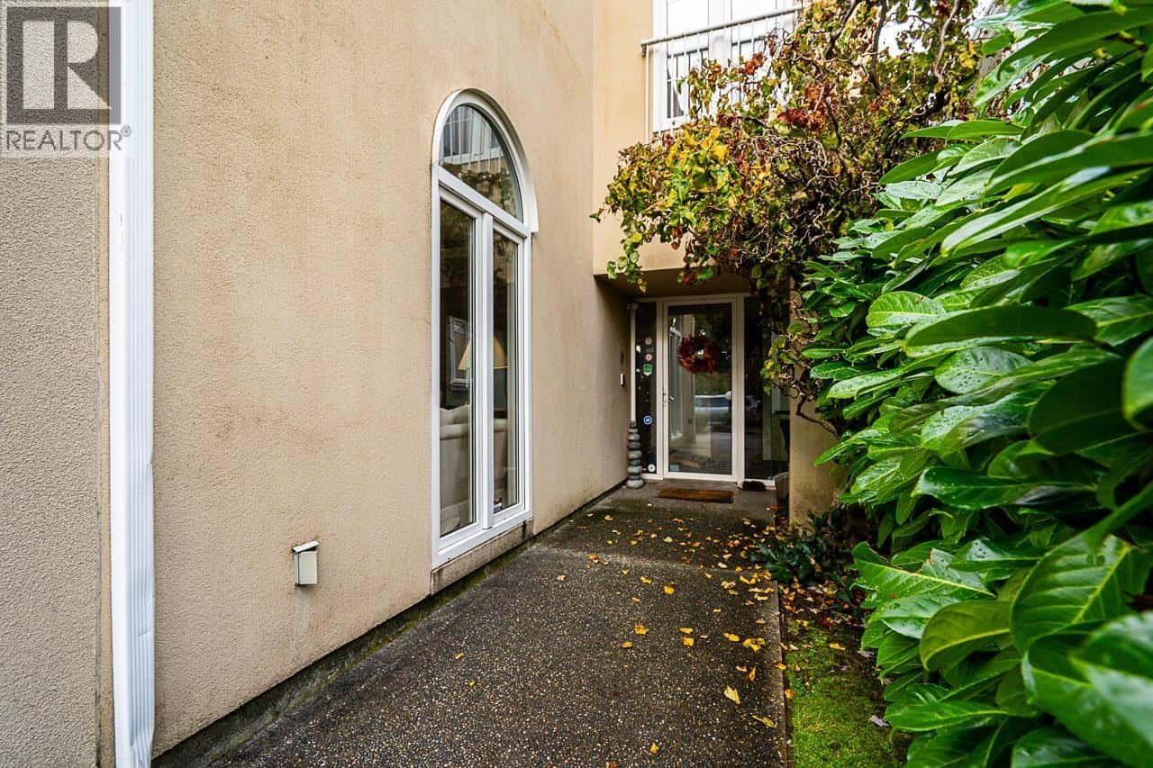 2443 W 47TH AVENUE — Vancouver, British Columbia - Photo 3 of 27