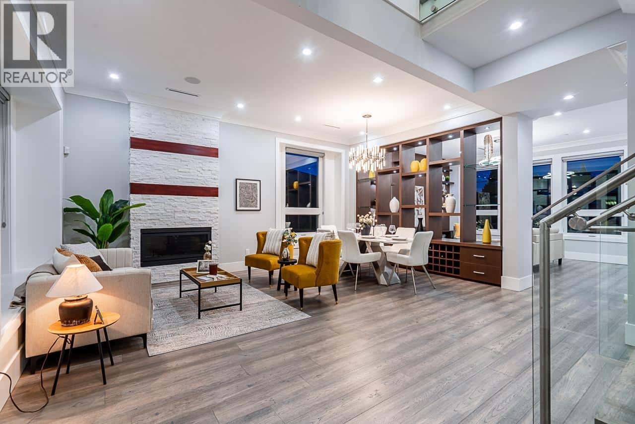 8433 10TH AVENUE — Burnaby, British Columbia - Photo 5 of 39