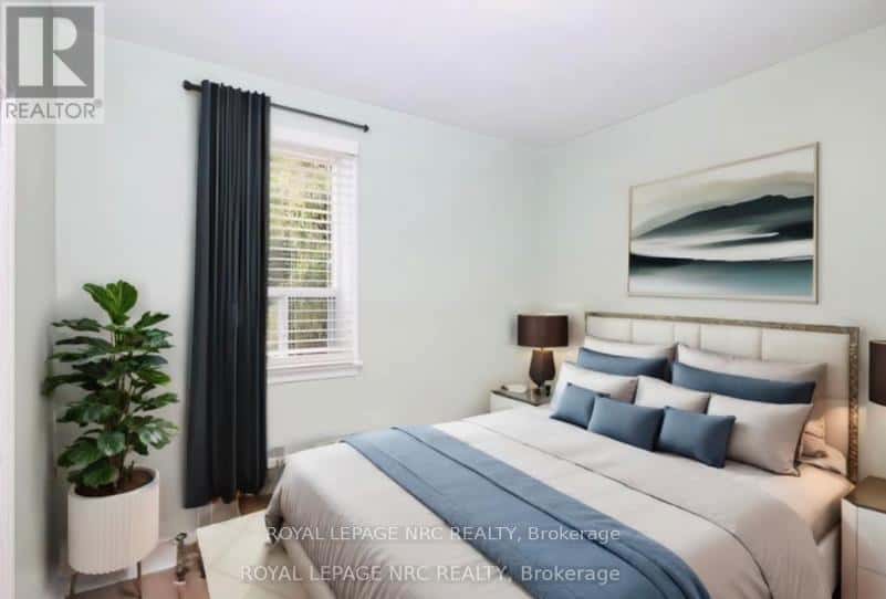 223 NIAGARA STREET — St. Catharines (Facer), Ontario - Photo 4 of 11