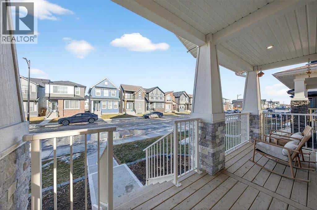 3238 Chinook Winds Drive SW — Airdrie, Alberta - Photo 4 of 31