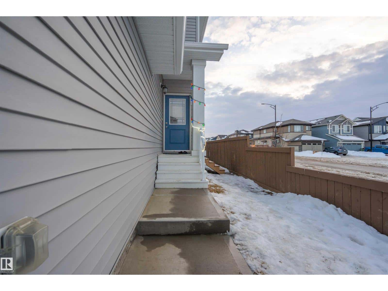 1459 CHERNIAK WY SW — Edmonton, Alberta - Photo 3 of 36