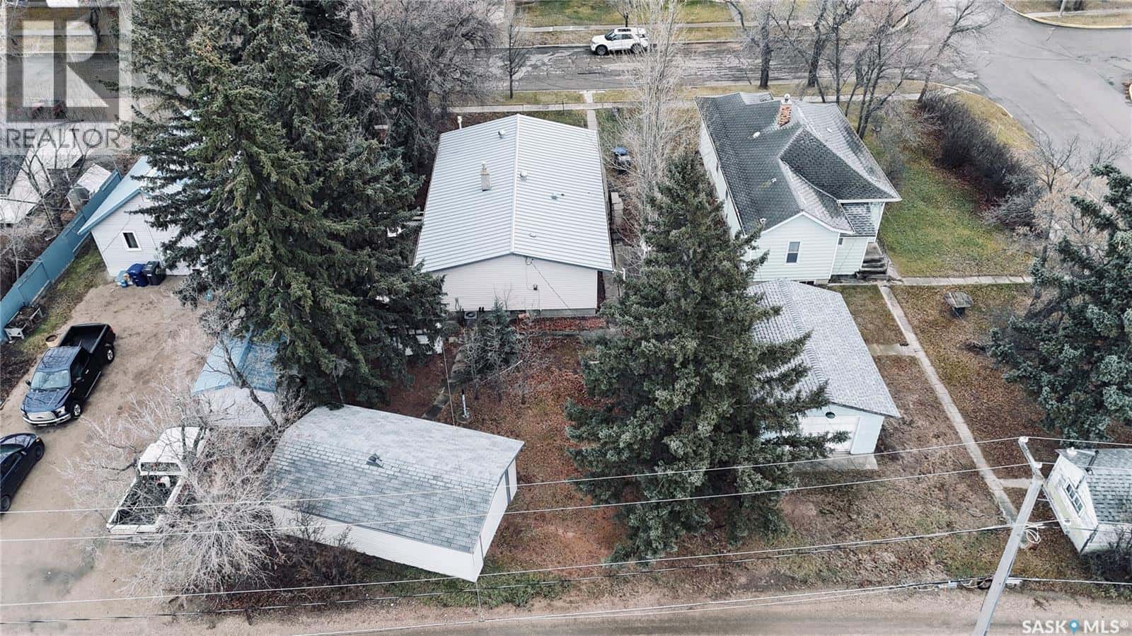 311 Garfield STREET — Davidson, Saskatchewan - Photo 4 of 44