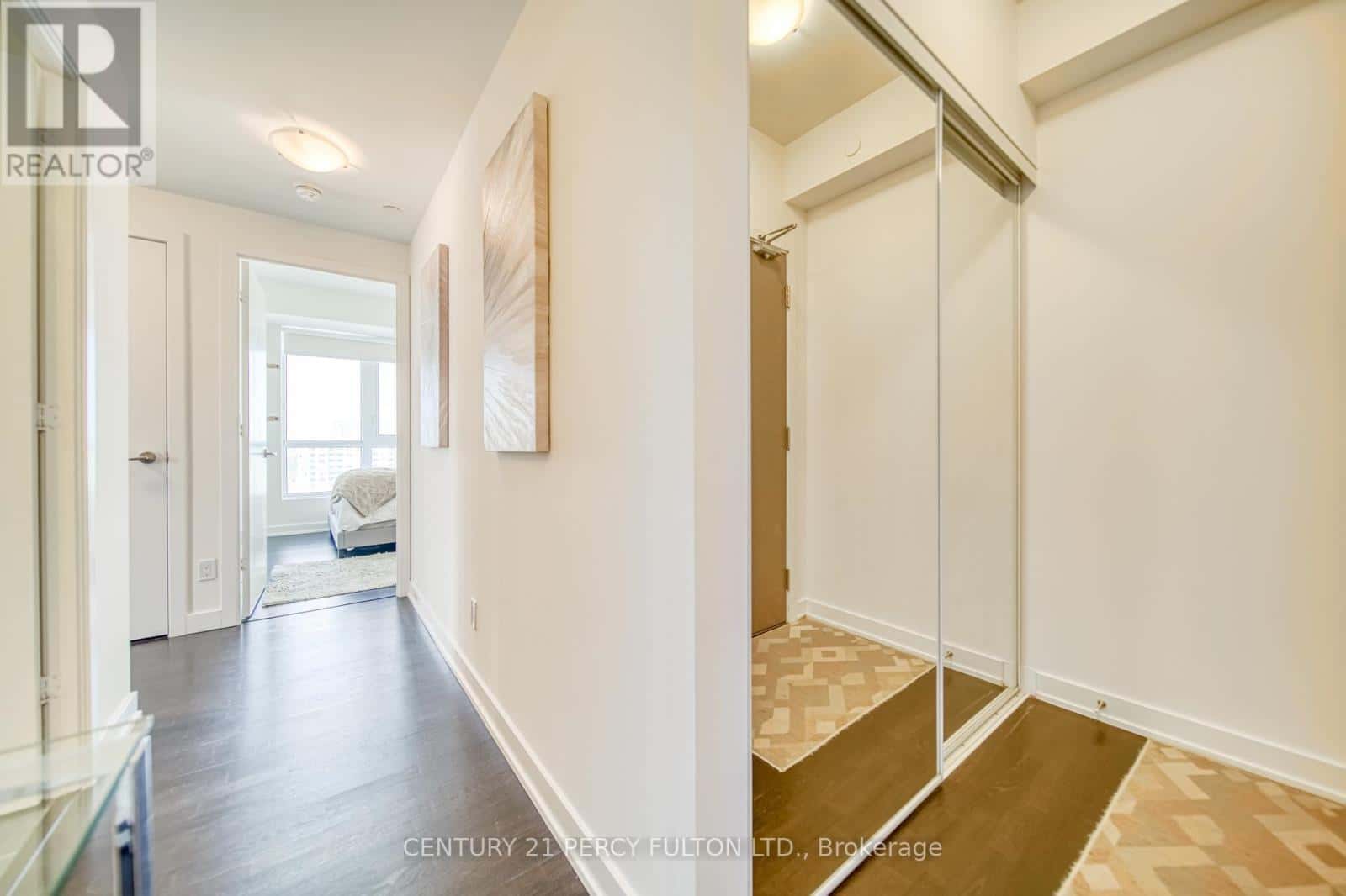 1211 - 501 ST. CLAIR AVENUE W — Toronto (Casa Loma), Ontario - Photo 5 of 25