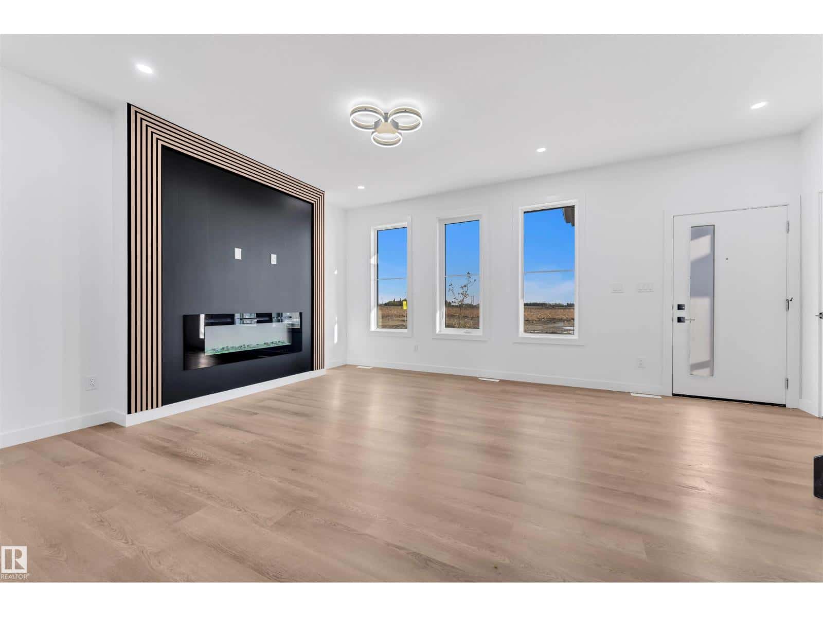 3606 39 AV — Beaumont, Alberta - Photo 4 of 37