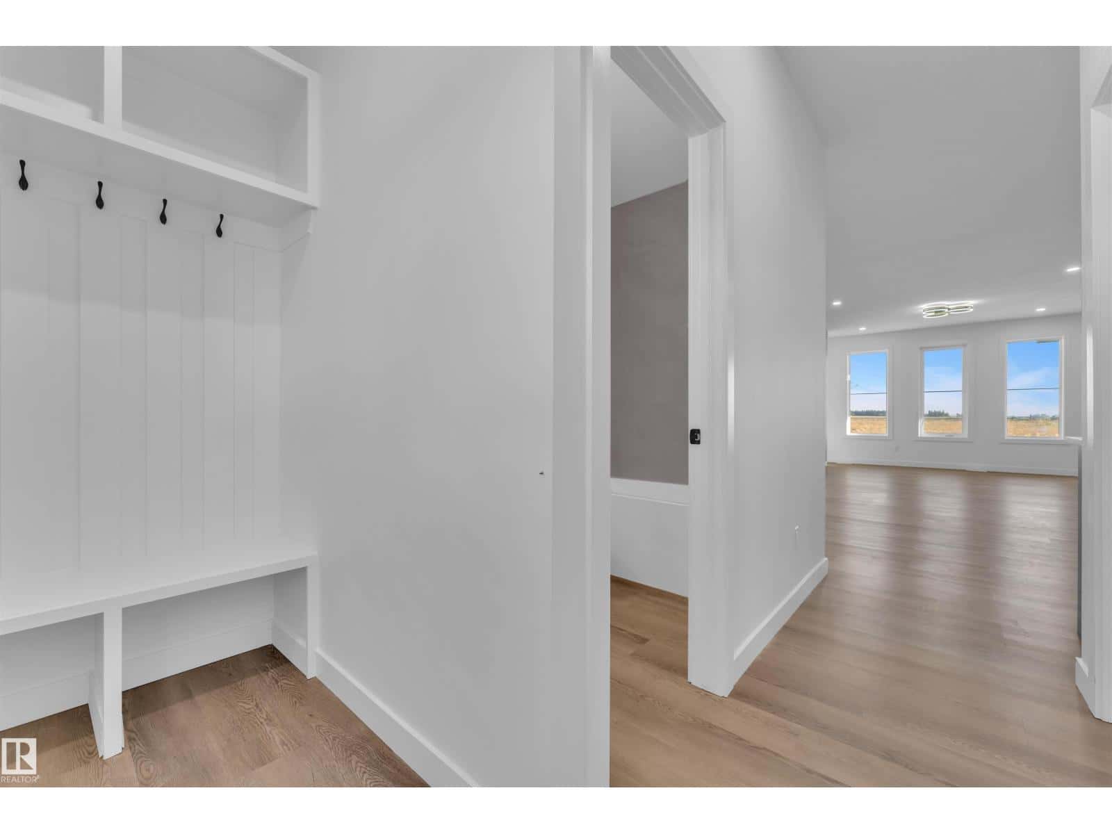 3606 39 AV — Beaumont, Alberta - Photo 3 of 37