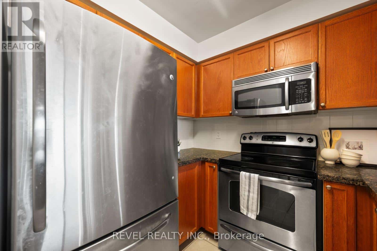 1005 - 4850 GLEN ERIN DRIVE — Mississauga (Central Erin Mills), Ontario - Photo 5 of 29