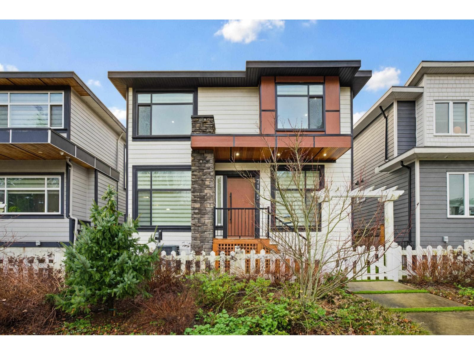 7115 206 STREET — Langley, British Columbia - Main photo