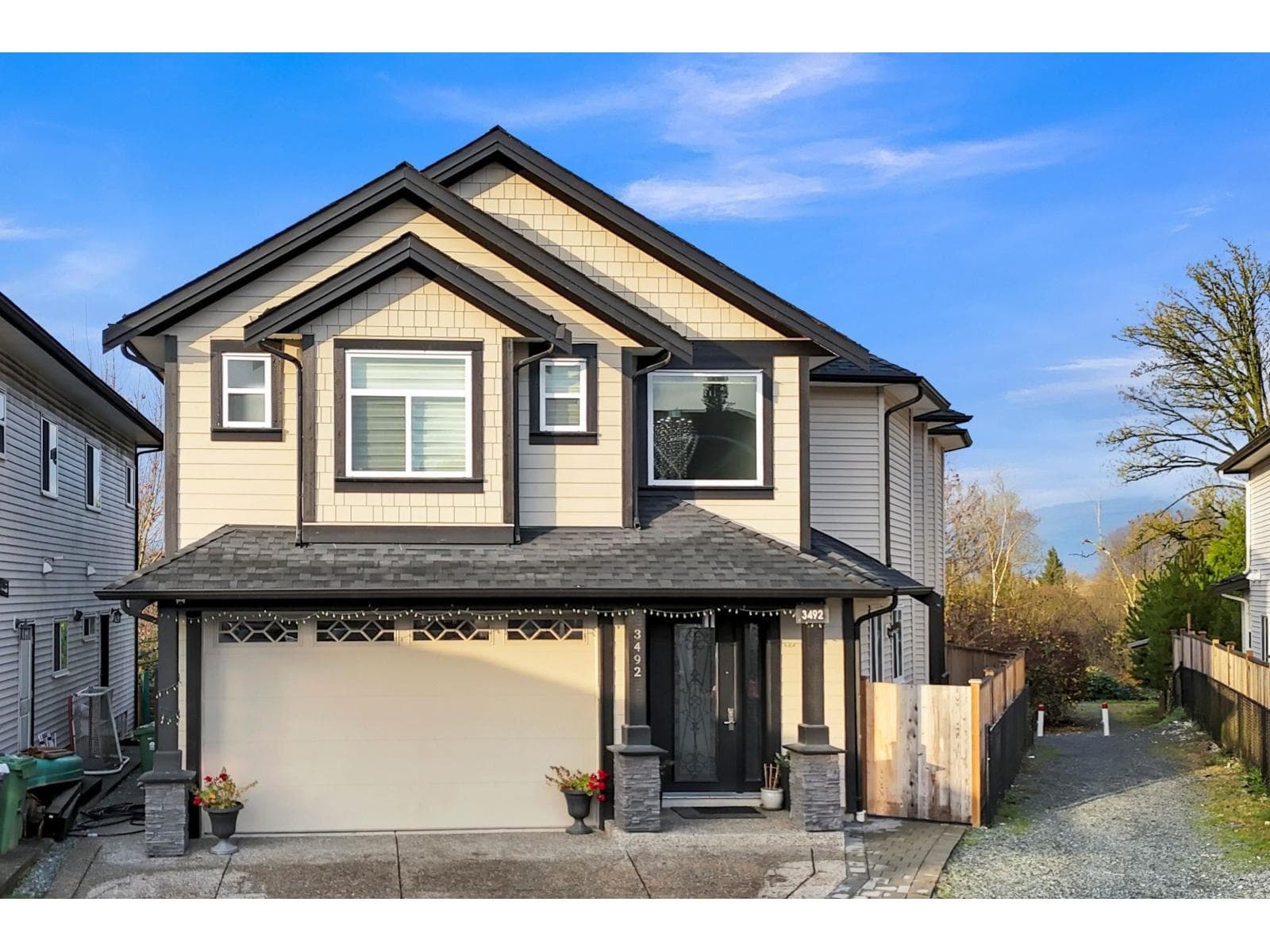 3492 HAZELWOOD PLACE — Abbotsford, British Columbia - Main photo