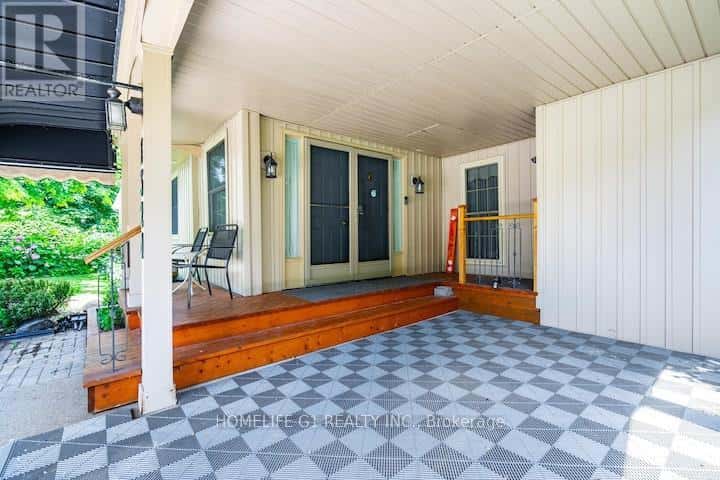 1324 ORCHARD BOULEVARD — Kingsville, Ontario - Photo 5 of 28