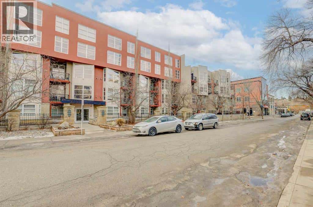 425, 315 24 Avenue SW — Calgary, Alberta - Photo 2 of 18