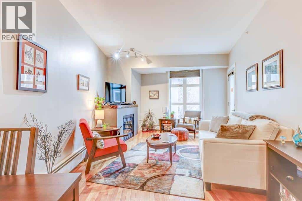 425, 315 24 Avenue SW — Calgary, Alberta - Photo 5 of 18