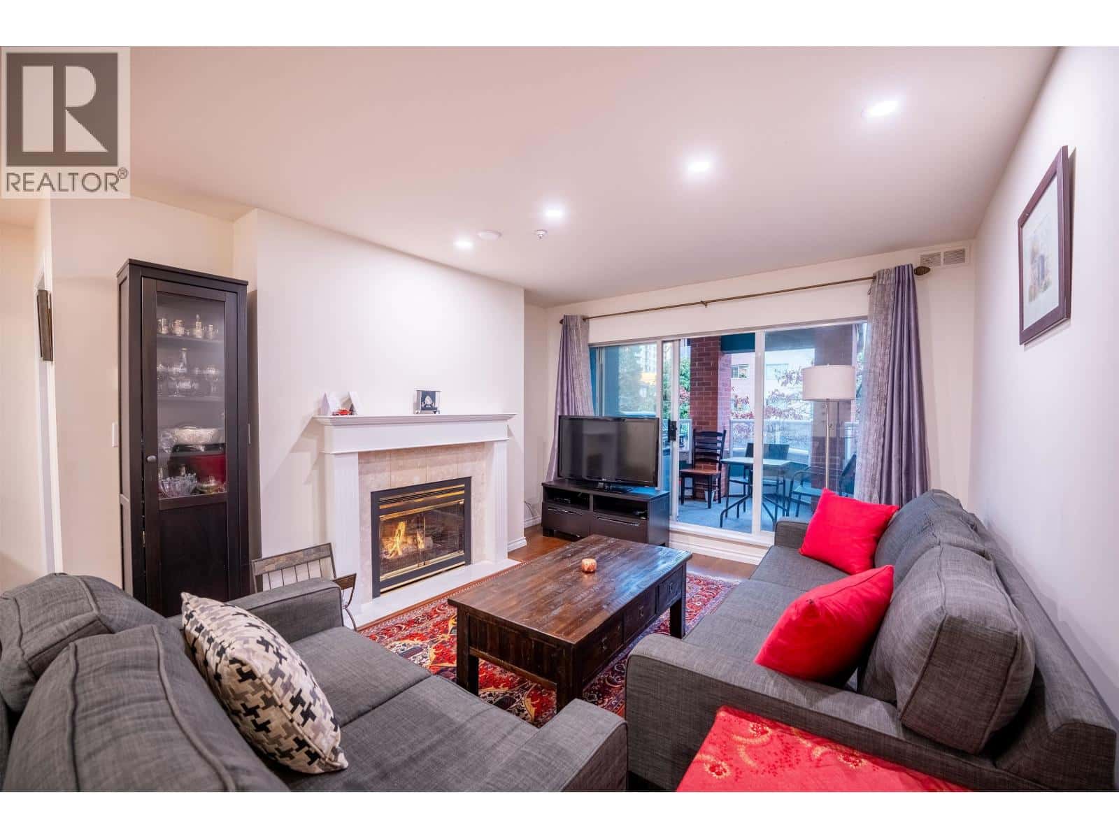 207 128 W 8TH STREET — North Vancouver, British Columbia - Photo 2 of 28