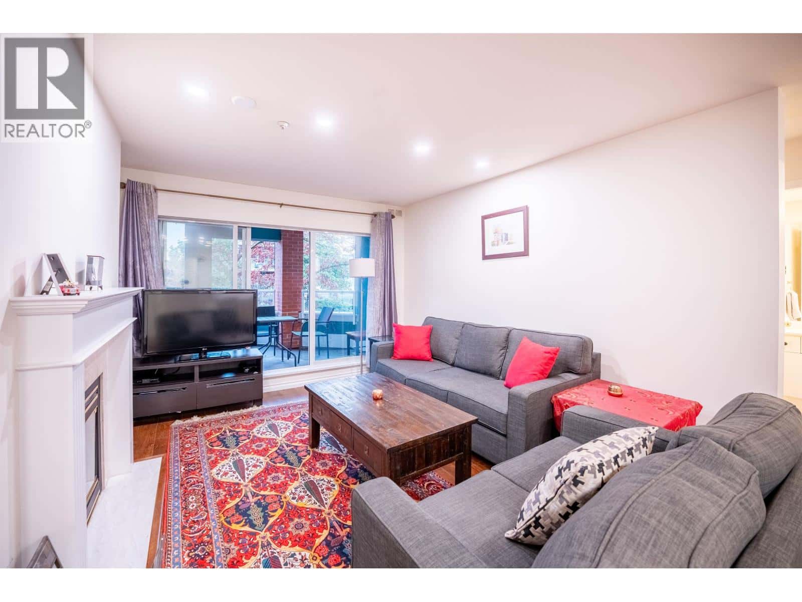 207 128 W 8TH STREET — North Vancouver, British Columbia - Photo 3 of 28