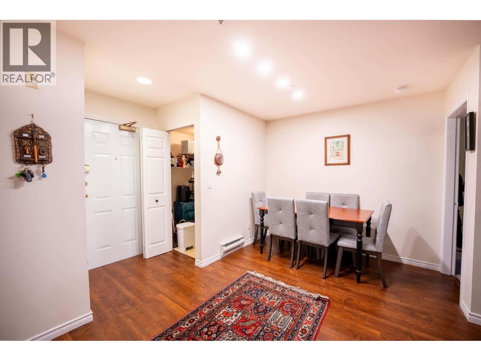 207 128 W 8TH STREET — North Vancouver, British Columbia - Photo 5 of 28