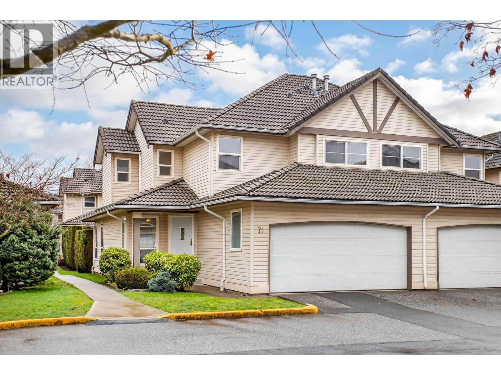 71 758 RIVERSIDE DRIVE — Port Coquitlam, British Columbia - Photo 2 of 35