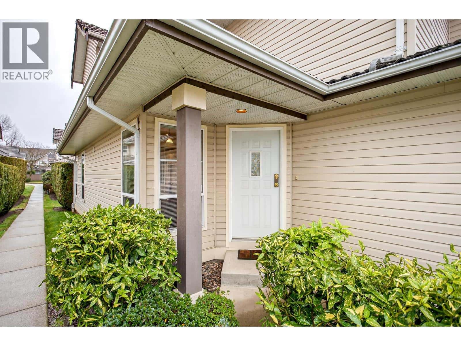 71 758 RIVERSIDE DRIVE — Port Coquitlam, British Columbia - Photo 5 of 35