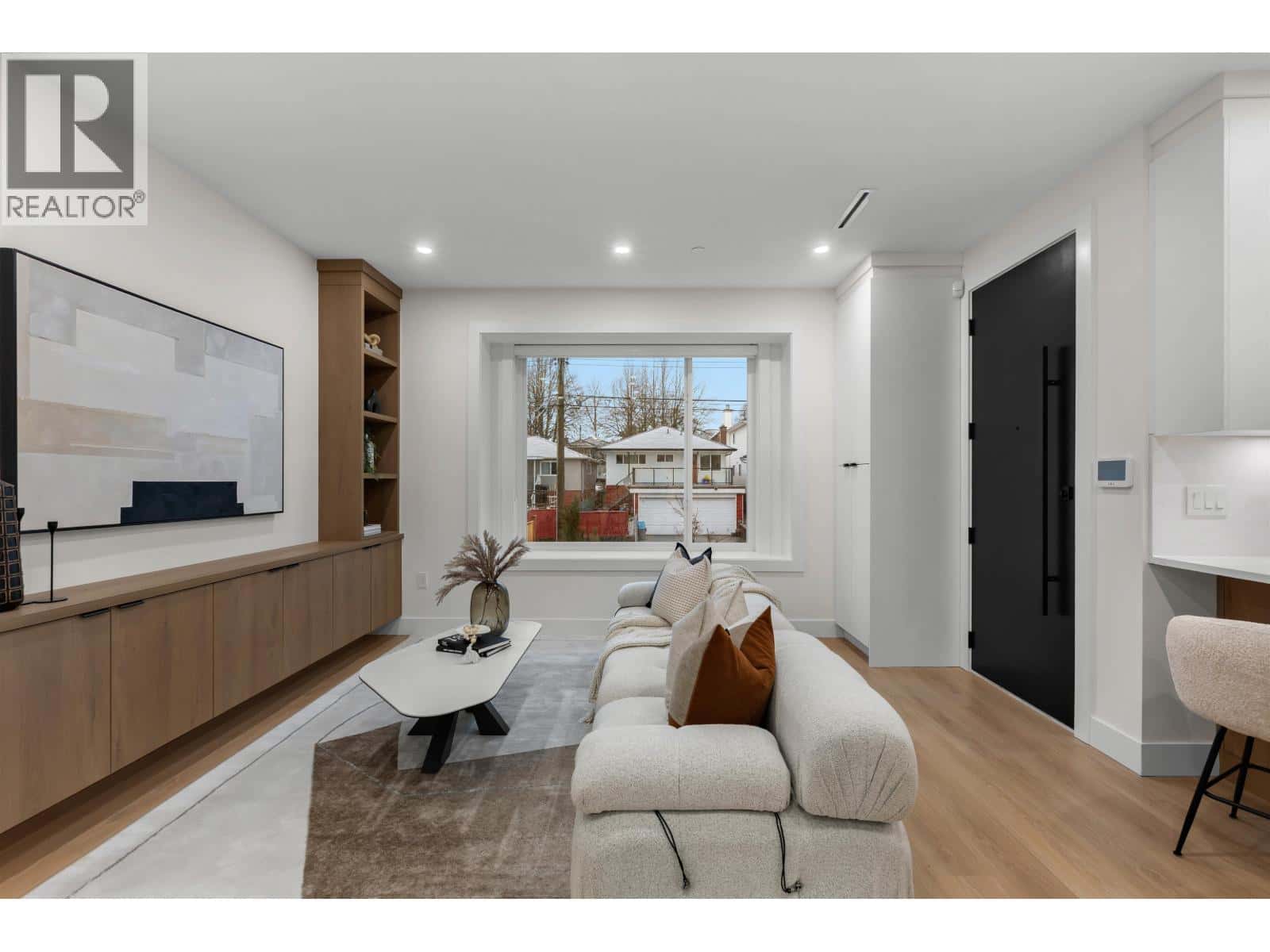 2 435 E 47TH AVENUE — Vancouver, British Columbia - Photo 5 of 20