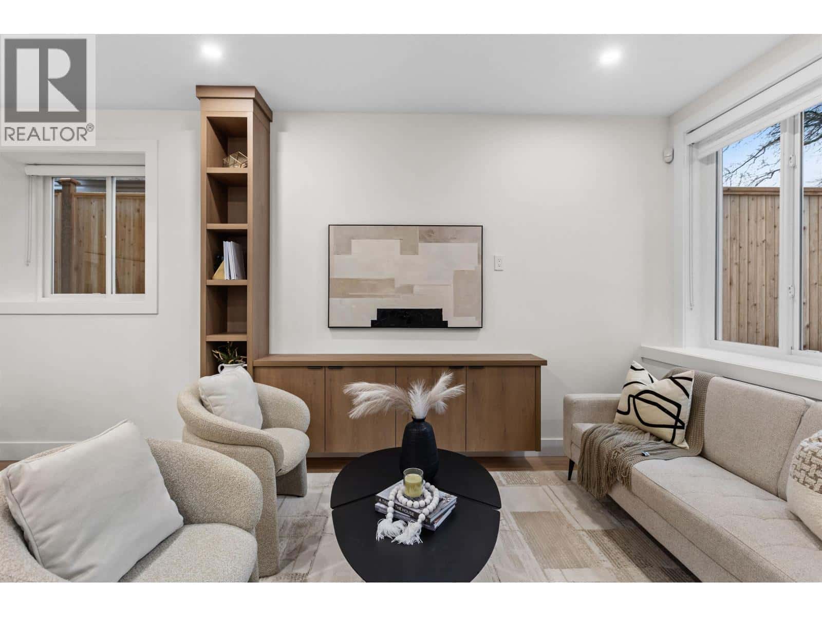 3 435 E 47TH AVENUE — Vancouver, British Columbia - Photo 4 of 15