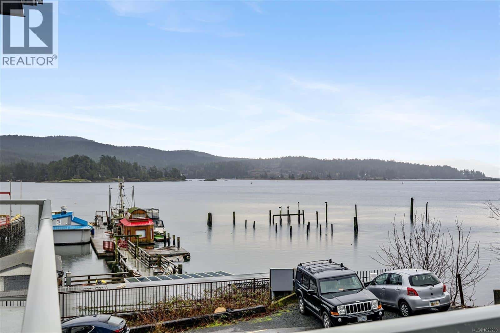 101 1820 Maple Ave S — Sooke, British Columbia - Photo 3 of 33