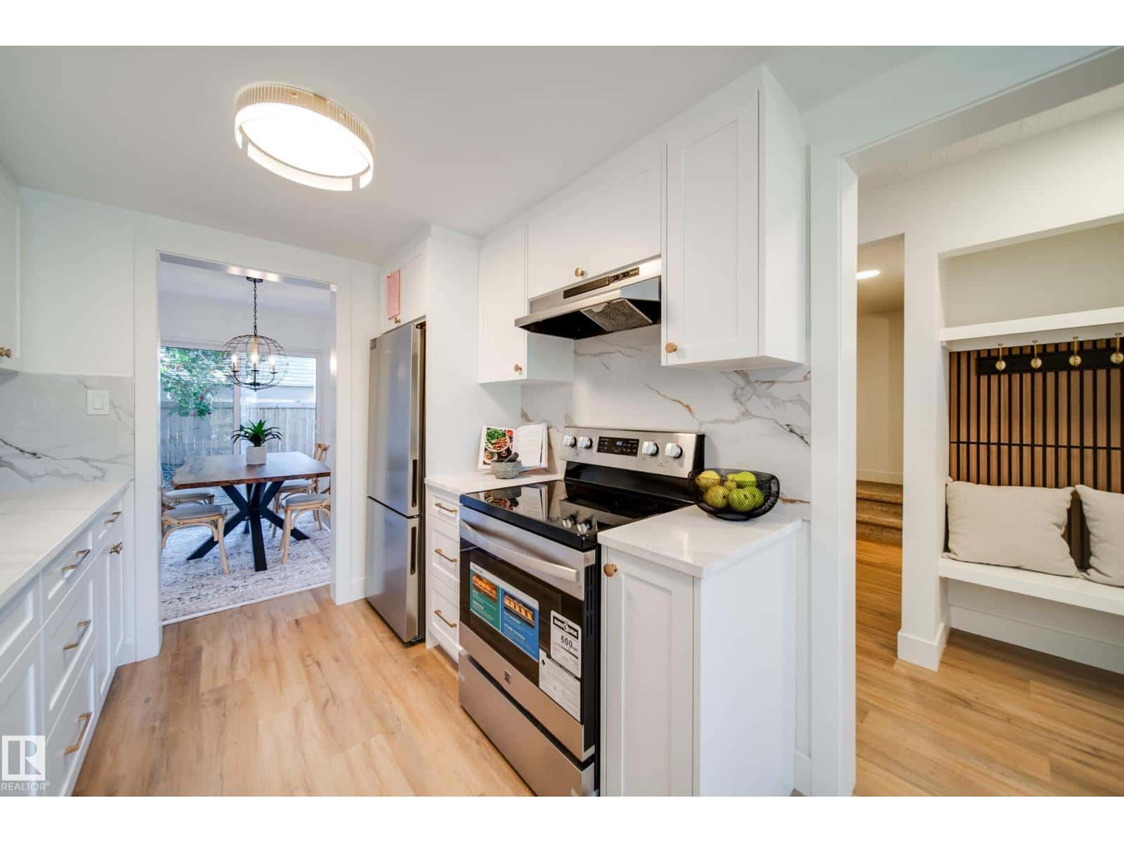 191 GRANDIN VG — St. Albert, Alberta - Photo 3 of 30