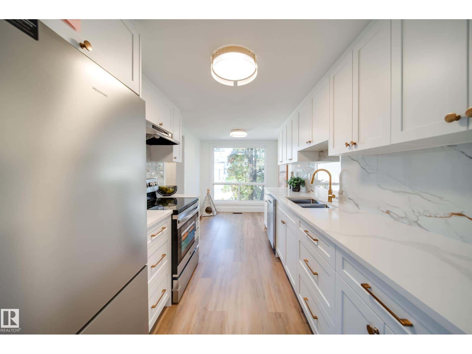 191 GRANDIN VG — St. Albert, Alberta - Photo 5 of 30