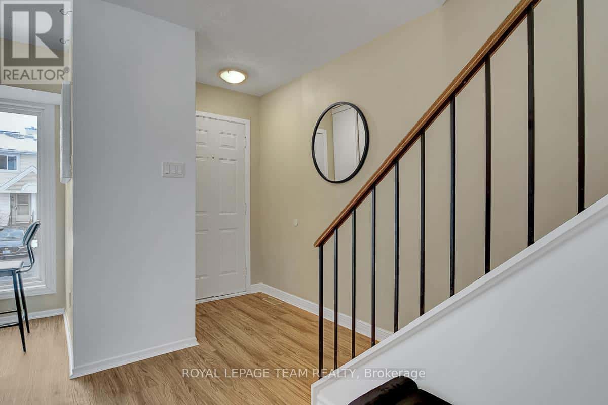 47 MCDERMOT COURT — Ottawa, Ontario - Photo 5 of 49