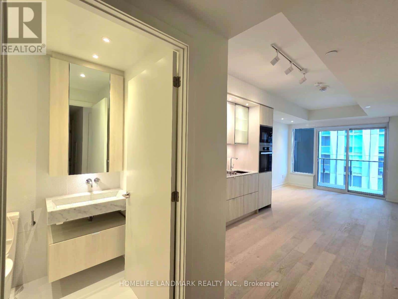 08 - 11 YORKVILLE AVENUE — Toronto (Annex), Ontario - Photo 4 of 19