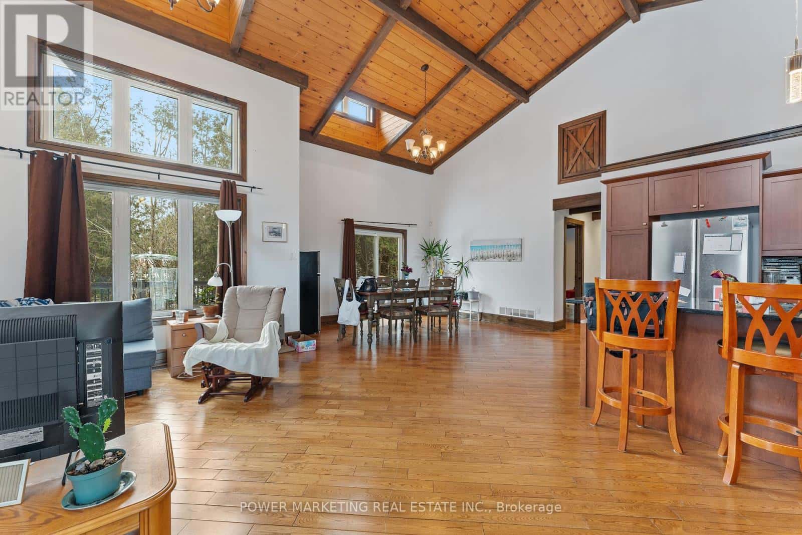 6030 BANK STREET — Ottawa, Ontario - Photo 5 of 28