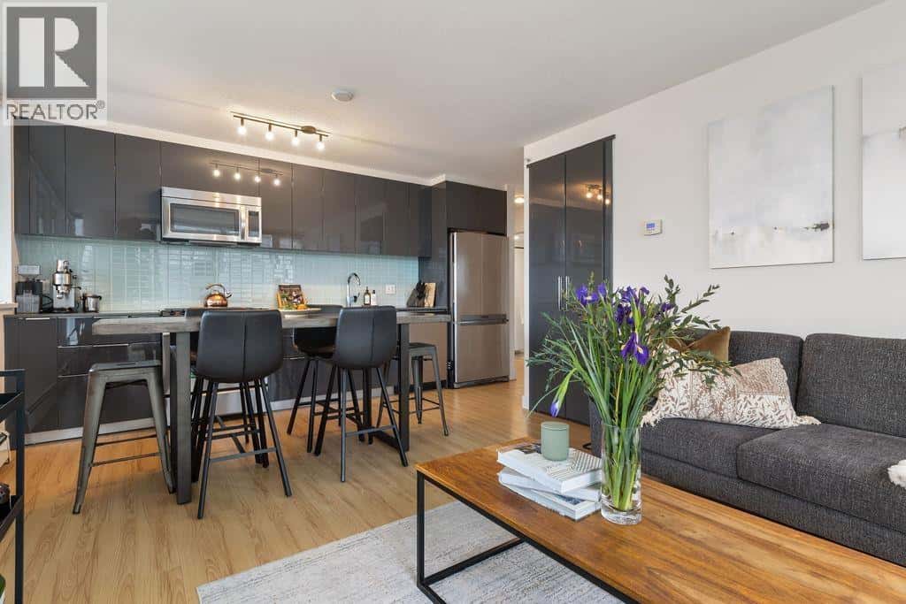 609 1325 ROLSTON STREET — Vancouver, British Columbia - Photo 5 of 19